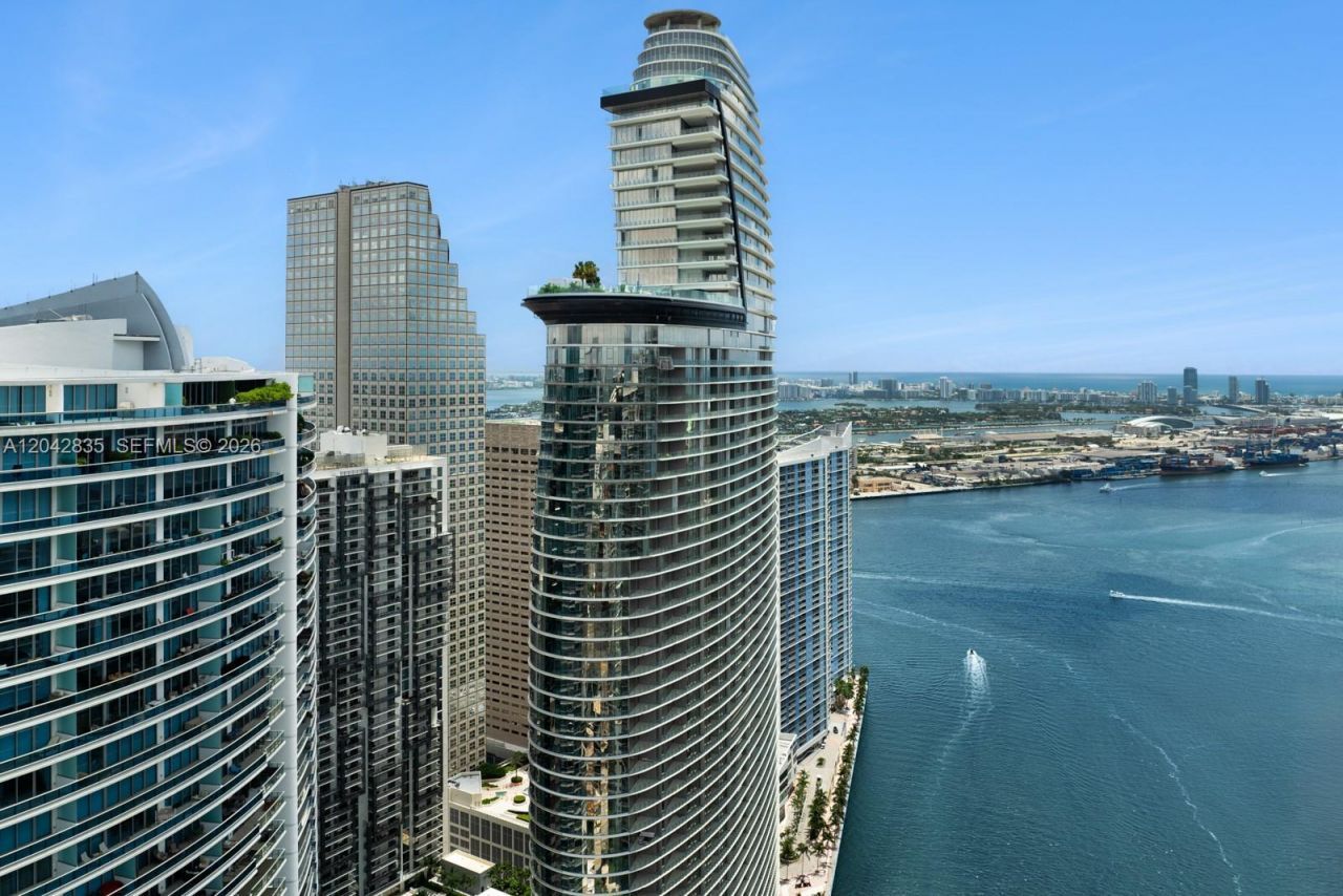 300 Biscayne Boulevard Way , Unit 2701, Miami, FL 33131 Photo