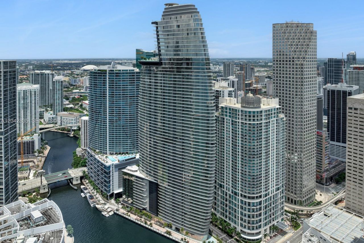 300 Biscayne Boulevard Way , Unit 2701, Miami, FL 33131 Photo