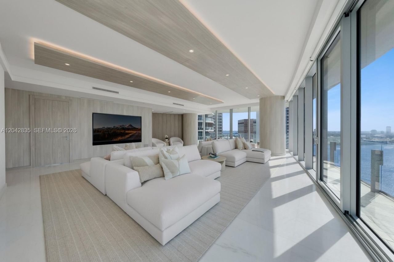 300 Biscayne Boulevard Way , Unit 2701, Miami, FL 33131 Photo