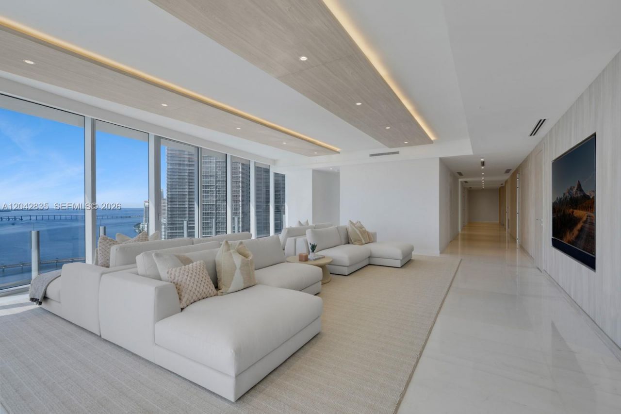 300 Biscayne Boulevard Way , Unit 2701, Miami, FL 33131 Photo