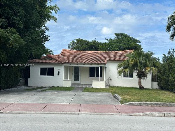 2155 Biarritz Dr , Miami Beach, FL 33141