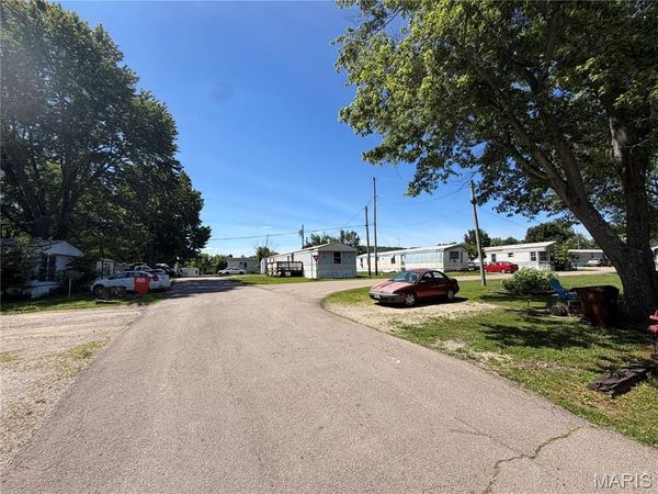 1413 Walnut Street , Bismarck, MO 63624