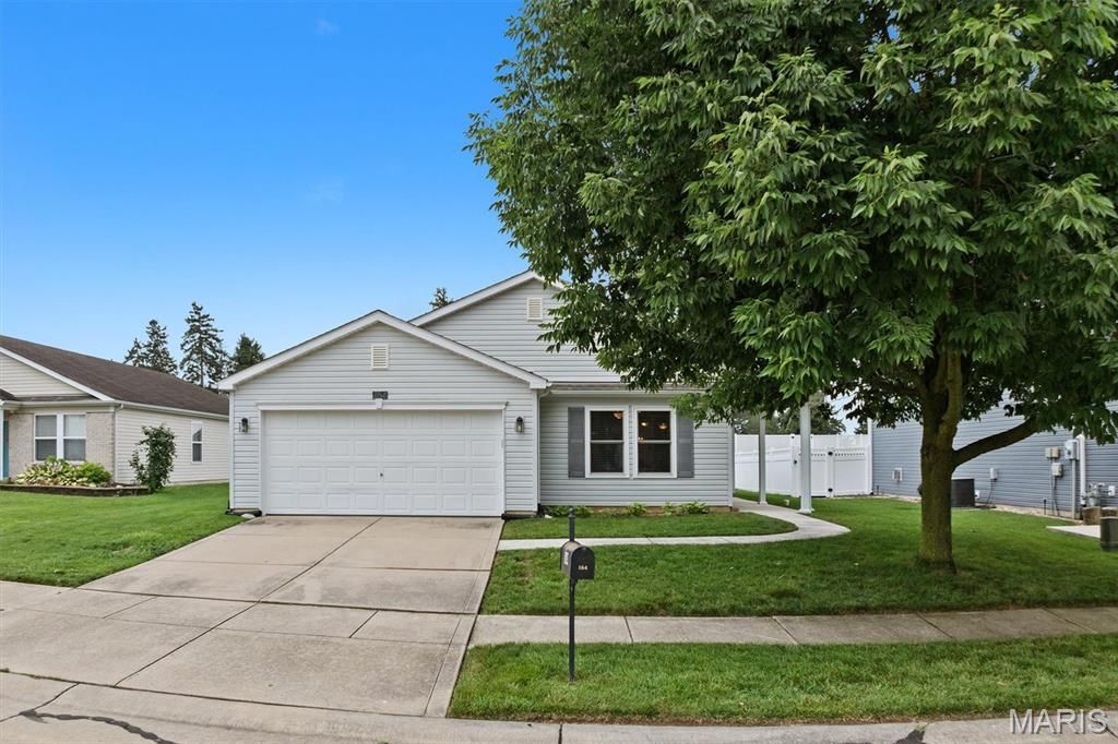 164 Falling Leaf Way, Mascoutah, IL 62258 Main Photo