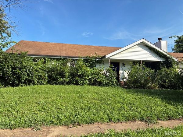 2803 Freemantle Drive , Florissant, MO 63031