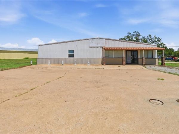 221 S 44 Highway, Burns Flat, OK 73647