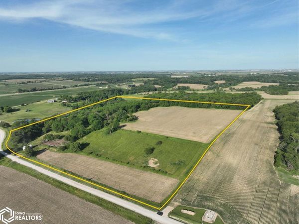 2015 Atalissa Rd., West Branch, IA 52358