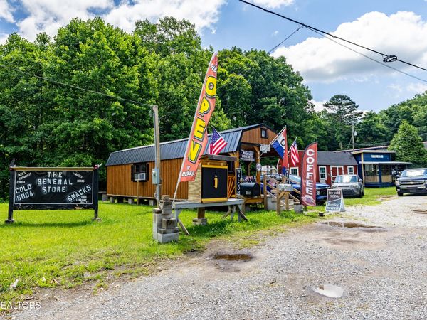10905 New Highway 68 , Tellico Plains, TN 37385