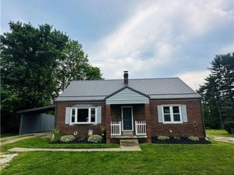 5966 Fairdale Drive, Cambridge, OH 43725 Photo 2