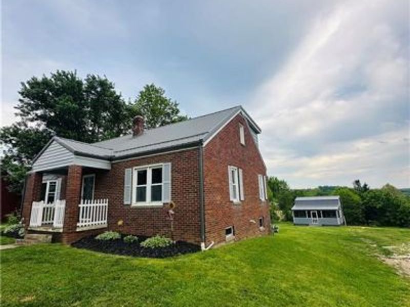 5966 Fairdale Drive, Cambridge, OH 43725 Photo 3