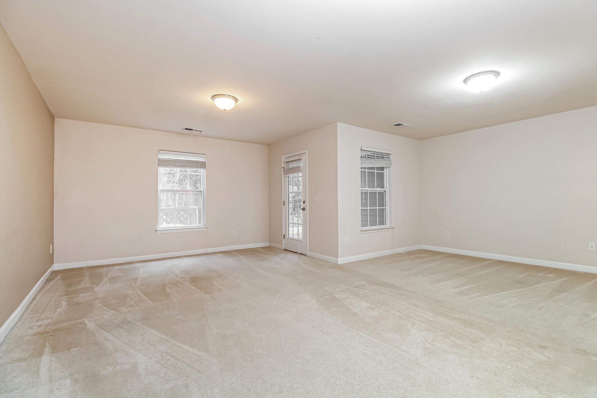 3533 Claremont Street Photo 10