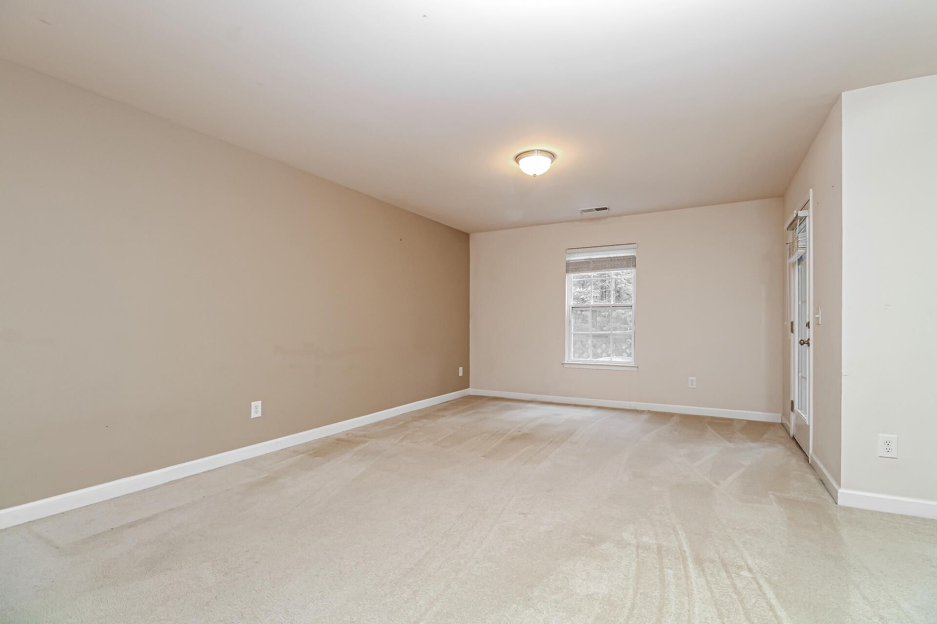 3533 Claremont Street Photo 14