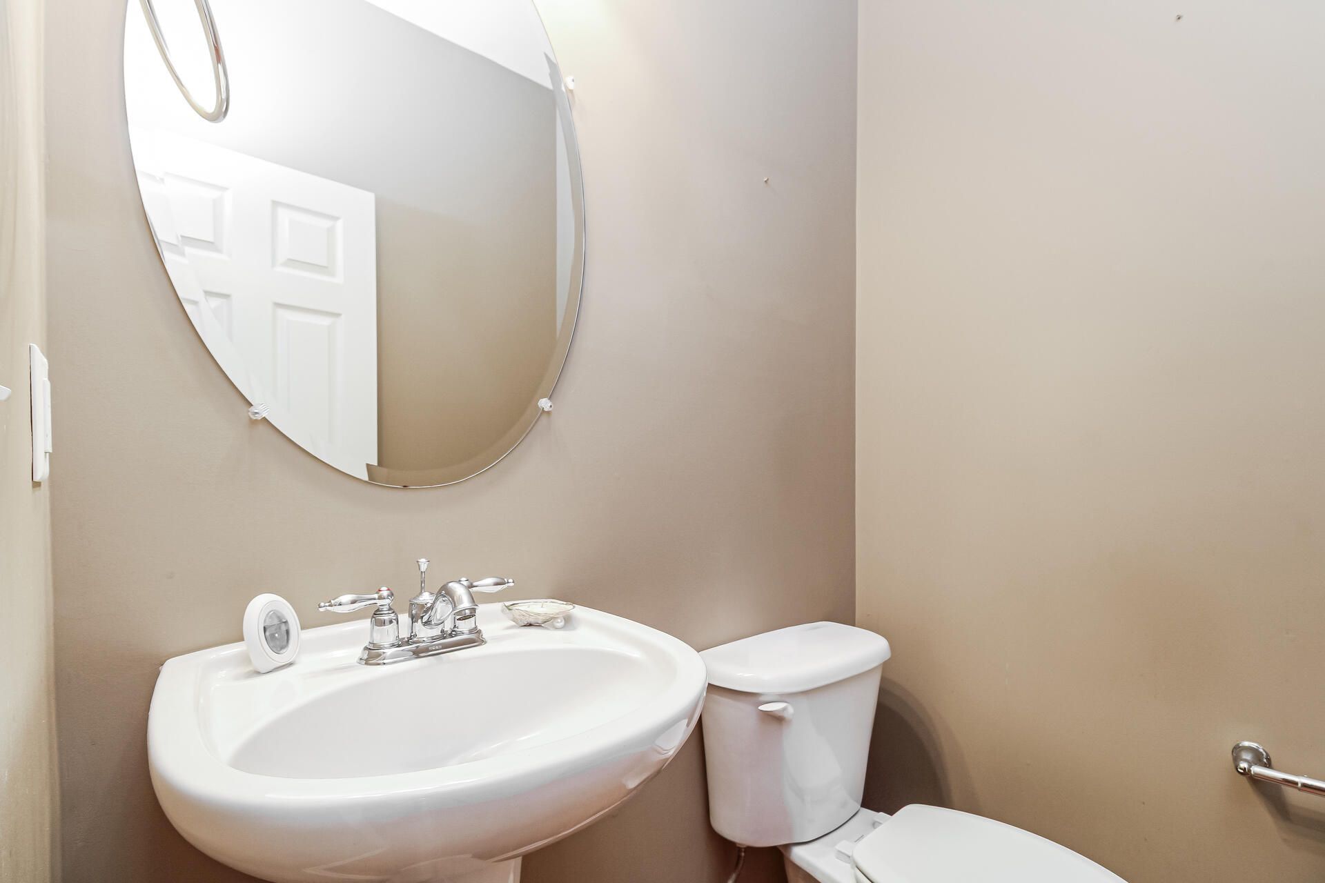 3533 Claremont Street Photo 23