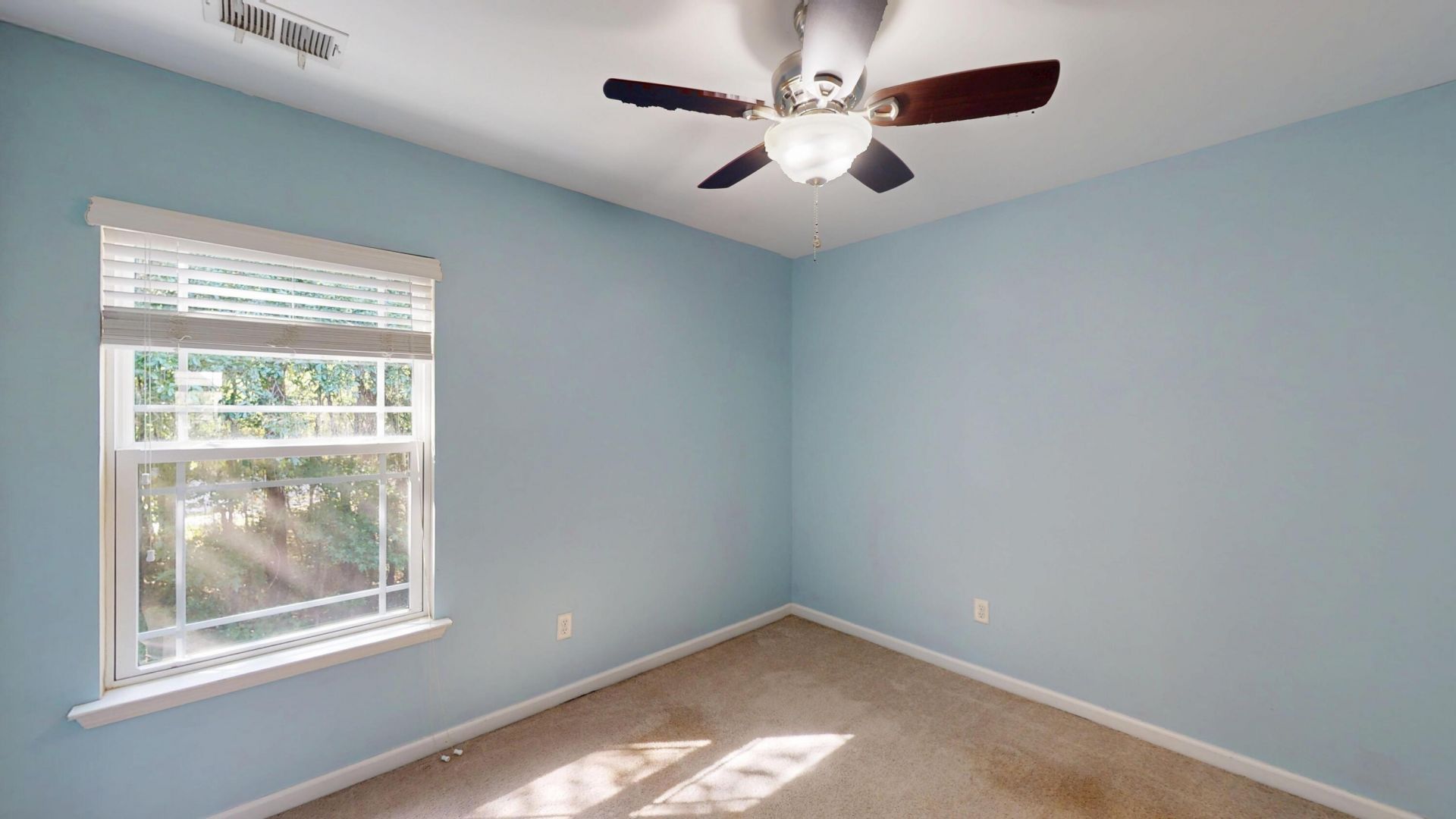 16 Moon Beam Court Photo 10