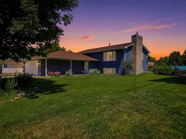 717 Colonial Circle , Faribault, MN 55021