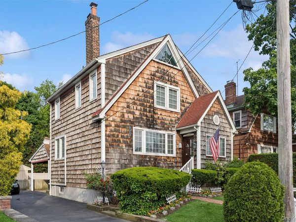 1055 Stanton Avenue, Woodmere, NY 11598
