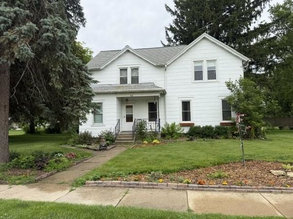 468 River Road, Columbus, WI 53925