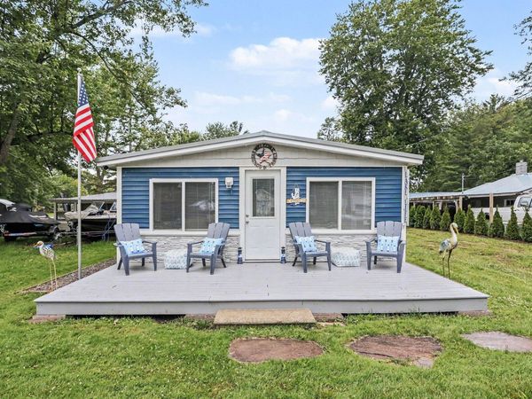 43394 Elm Street, Bangor, MI 49013