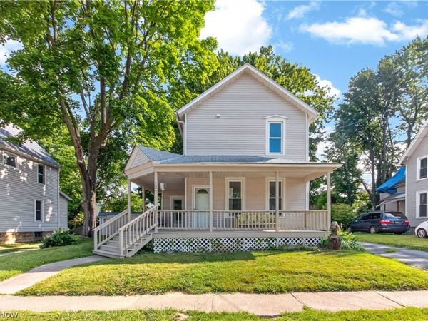 127 4th Street , Elyria, OH 44035