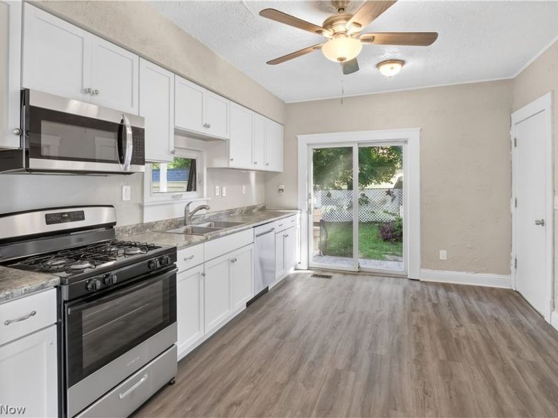 127 4th Street, Elyria, OH 44035 Photo 5