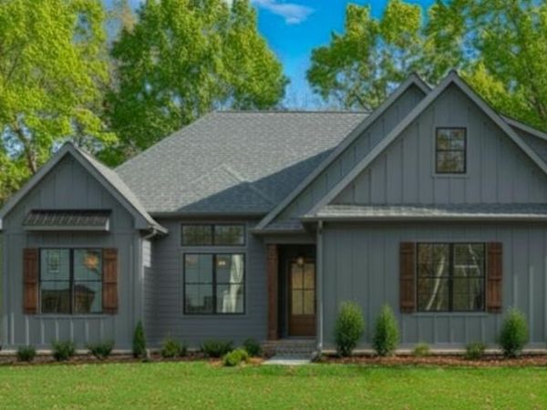 1823 Mccallie Ferry Road, Soddy Daisy, TN 37379