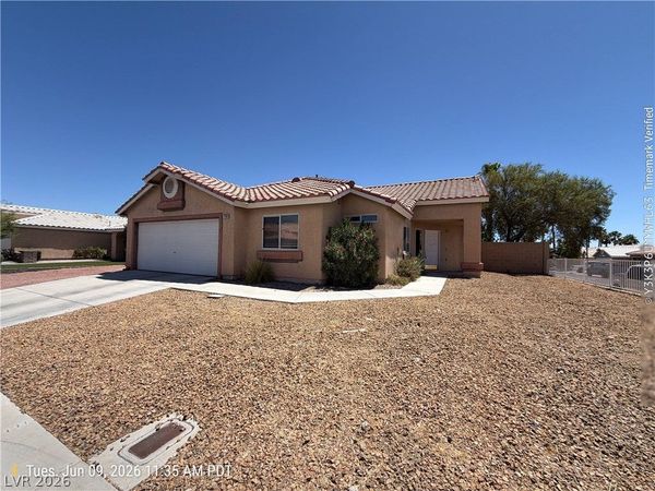 7200 Eagle Crest Street , Las Vegas, NV 89131