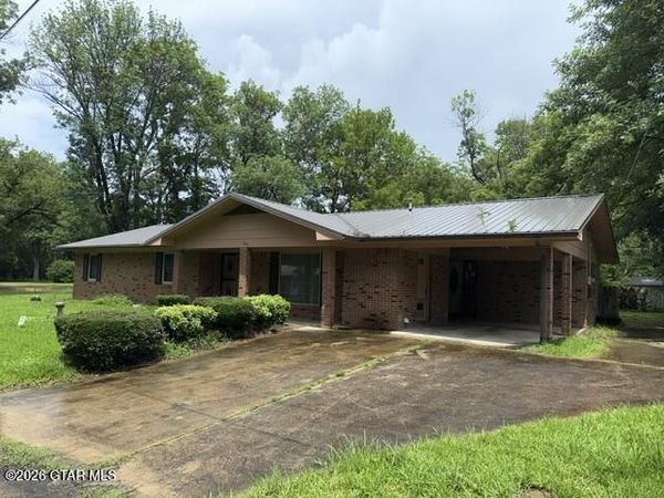 96 Hill Street, West Point, MS 39773