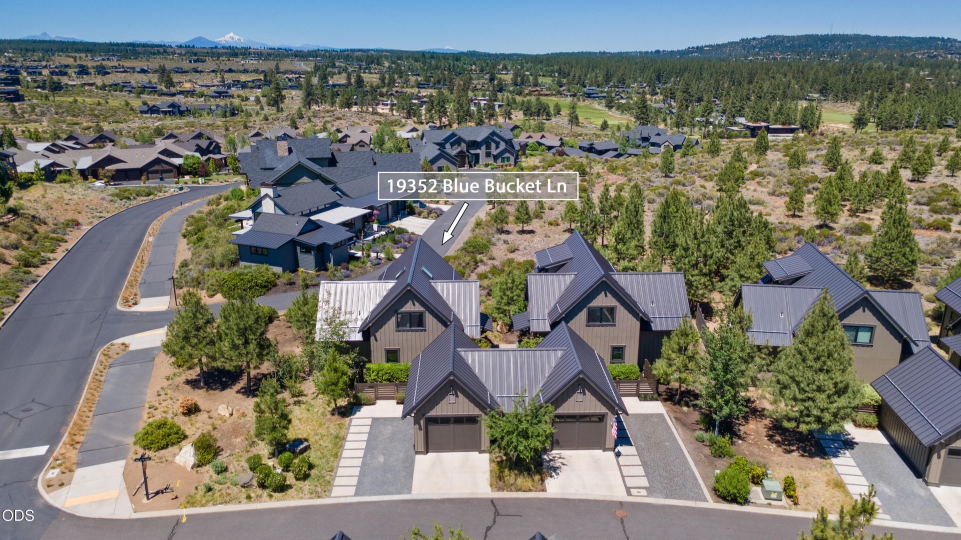 19352 Blue Bucket Lane, Bend, OR 97702 Main Photo