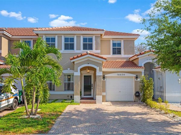 16634 SW 48 Terr , Miami, FL 33185