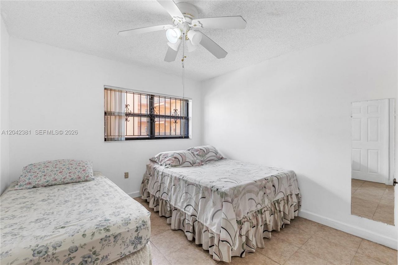 1800 W 54th St , Unit 209, Hialeah, FL 33012 Photo