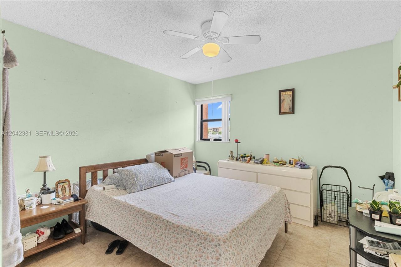 1800 W 54th St , Unit 209, Hialeah, FL 33012 Photo