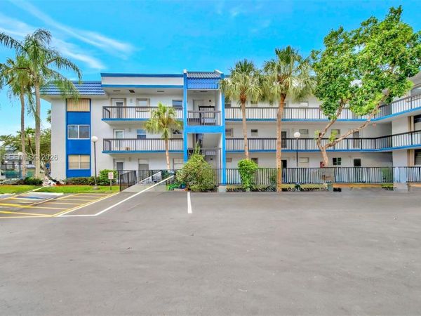 3100 Holiday Springs Blvd , Unit 111, Margate, FL 33063
