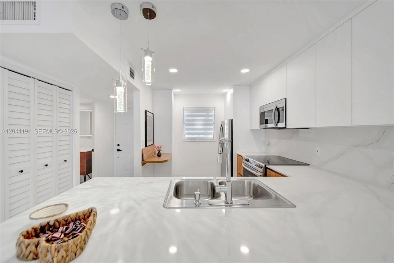 3100 Holiday Springs Blvd , Unit 111, Margate, FL 33063 Photo