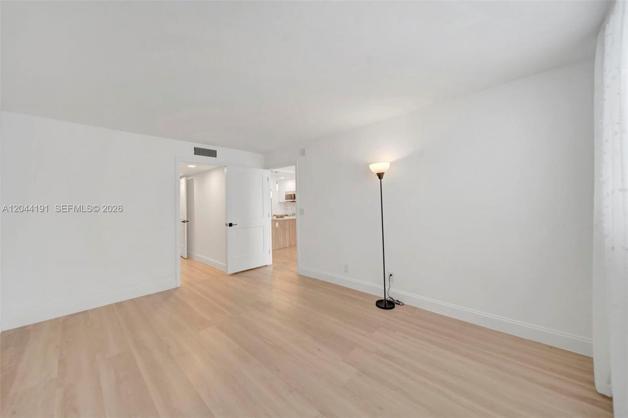 3100 Holiday Springs Blvd , Unit 111, Margate, FL 33063 Photo