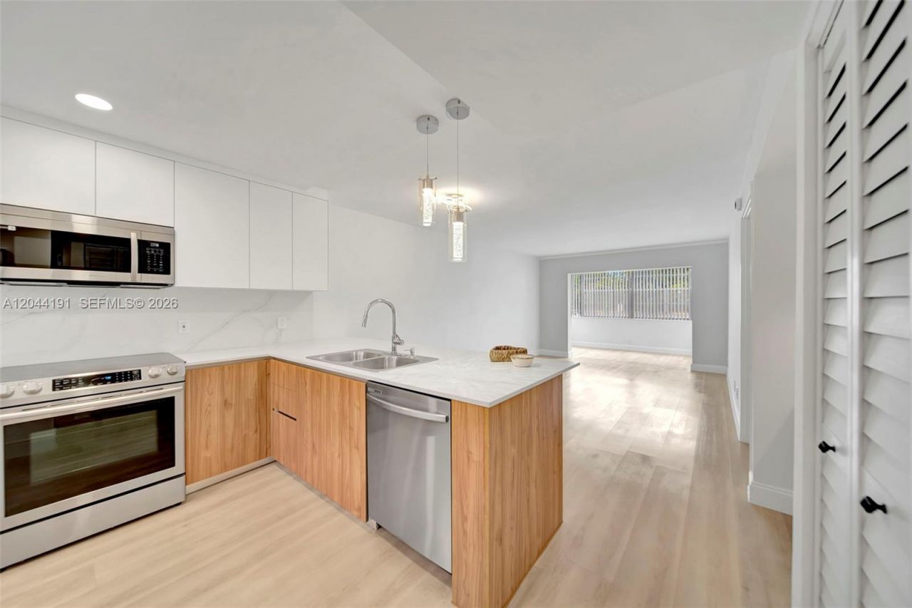 3100 Holiday Springs Blvd , Unit 111, Margate, FL 33063 Photo
