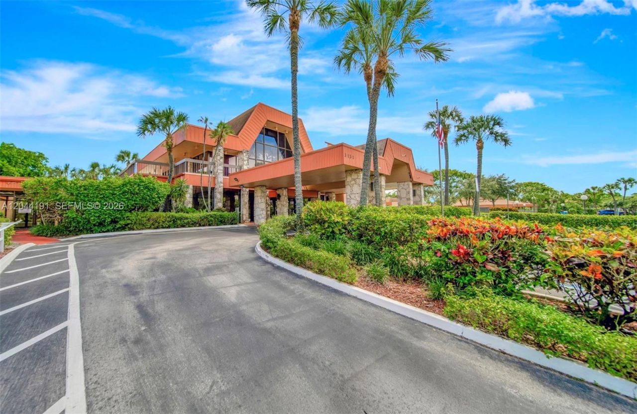 3100 Holiday Springs Blvd , Unit 111, Margate, FL 33063 Photo