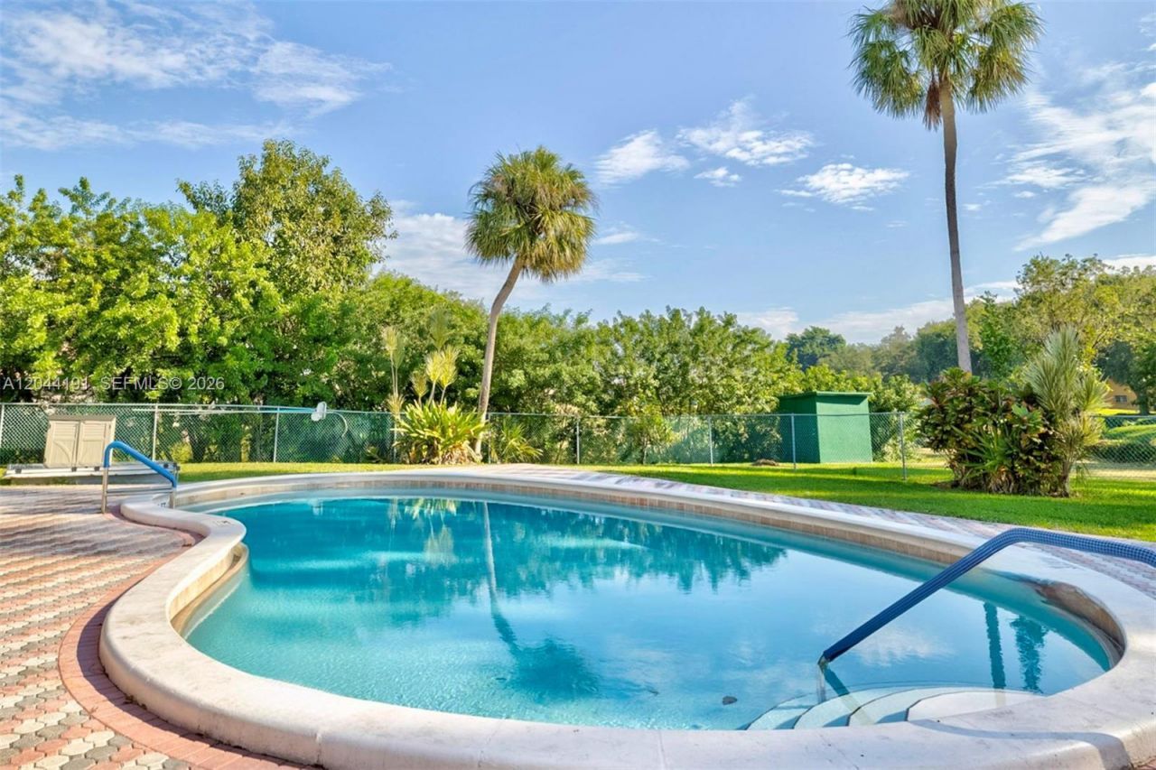 3100 Holiday Springs Blvd , Unit 111, Margate, FL 33063 Photo