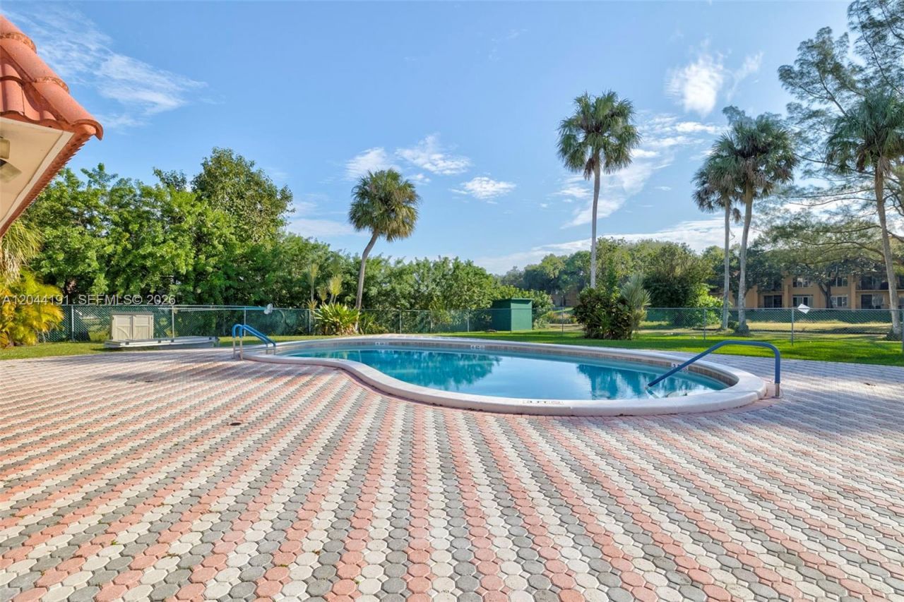 3100 Holiday Springs Blvd , Unit 111, Margate, FL 33063 Photo
