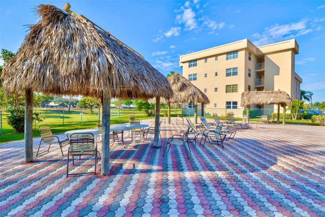 3100 Holiday Springs Blvd , Unit 111, Margate, FL 33063 Photo