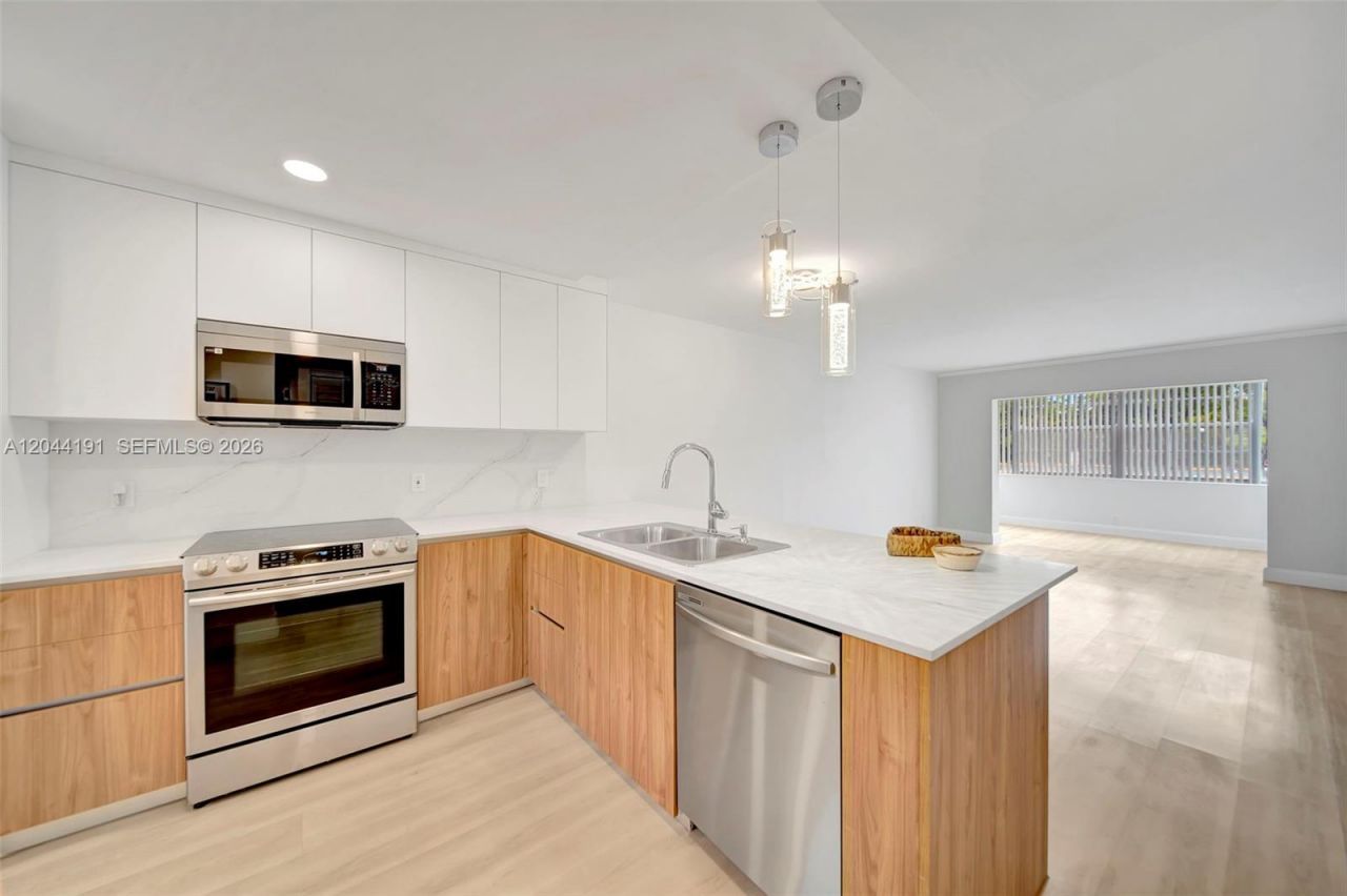 3100 Holiday Springs Blvd , Unit 111, Margate, FL 33063 Photo