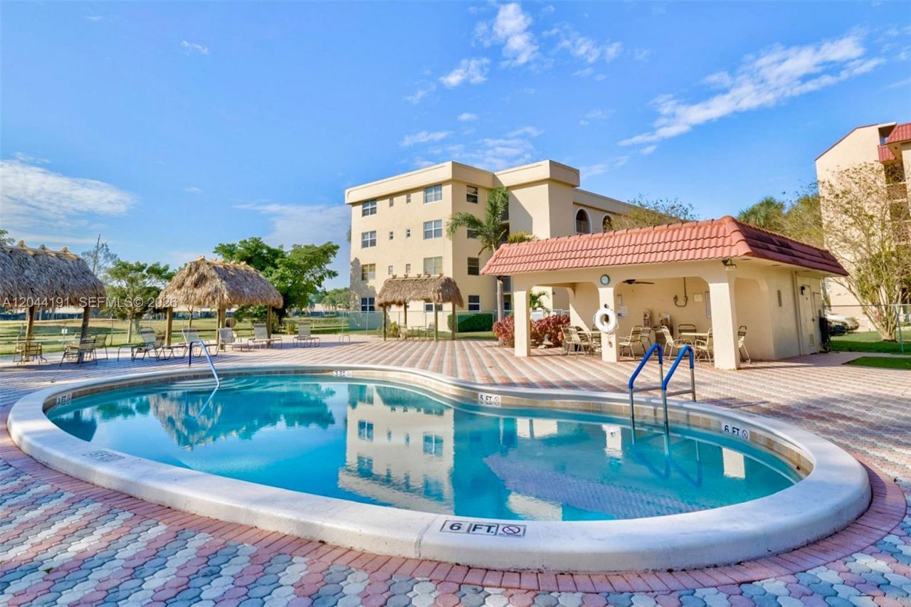 3100 Holiday Springs Blvd , Unit 111, Margate, FL 33063 Photo