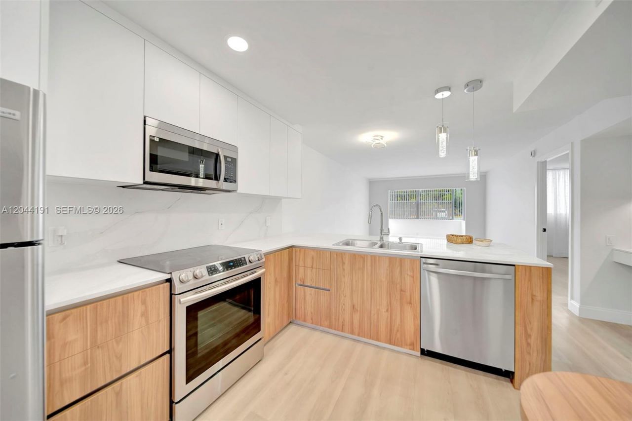 3100 Holiday Springs Blvd , Unit 111, Margate, FL 33063 Photo