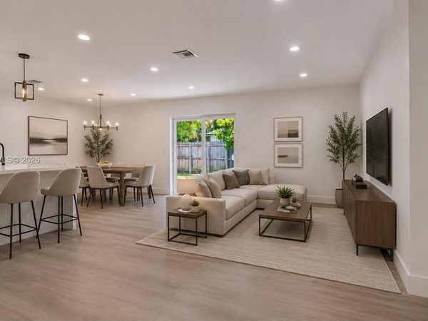 211 SW 64th Ave, Pembroke Pines, FL 33023