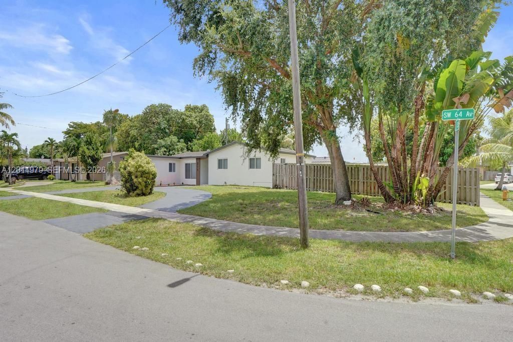 211 SW 64th Ave , Pembroke Pines, FL 33023 Photo