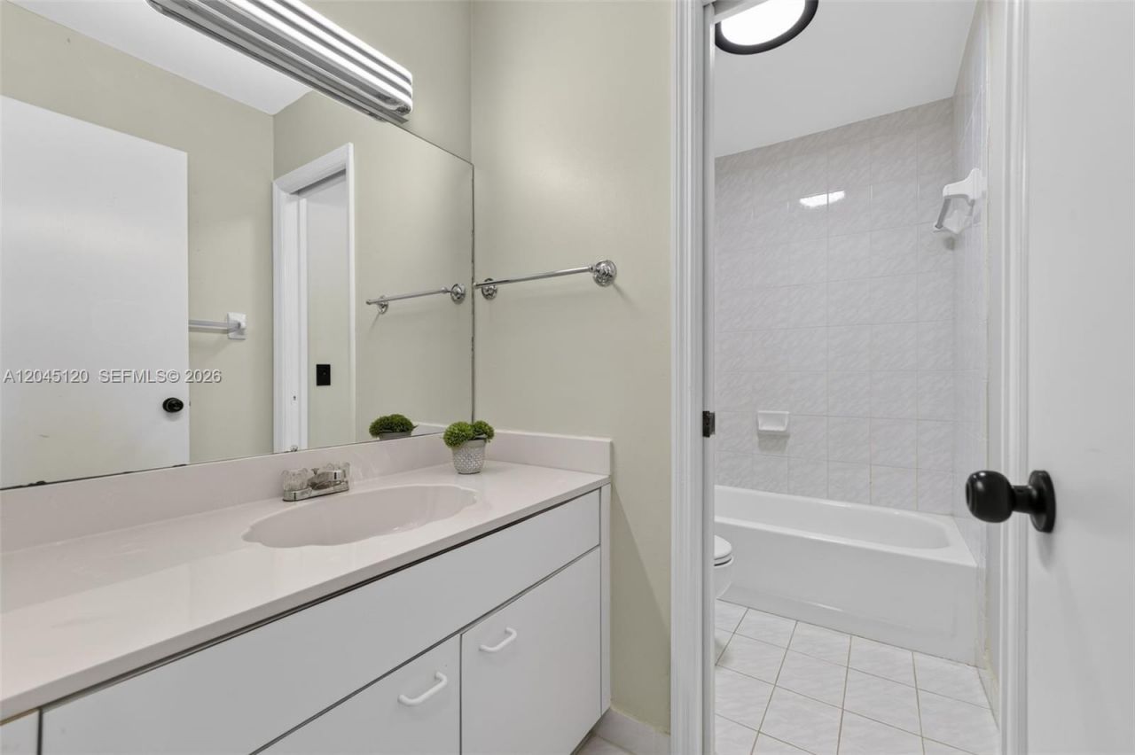 Please Call For Address, Miami, FL 33196 Photo