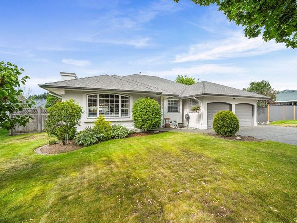 935 Elkhorn Ave , Courtenay, BC V9N 8Z2