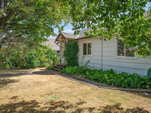 317 Baden Powell St, Ladysmith, BC V9G 1J9