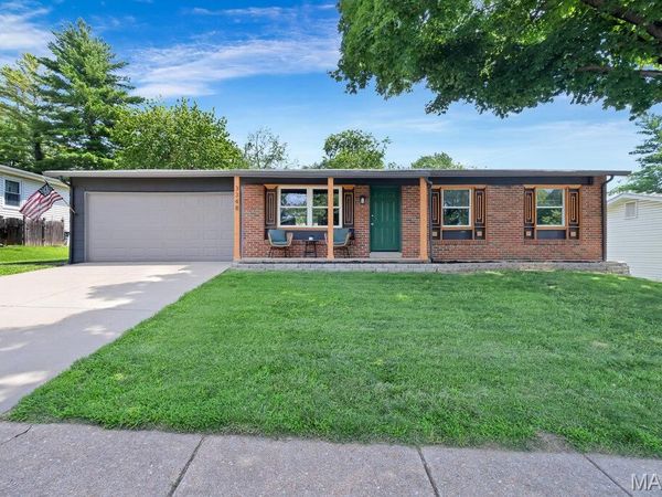 3348 Leverenz Drive, St Charles, MO 63301