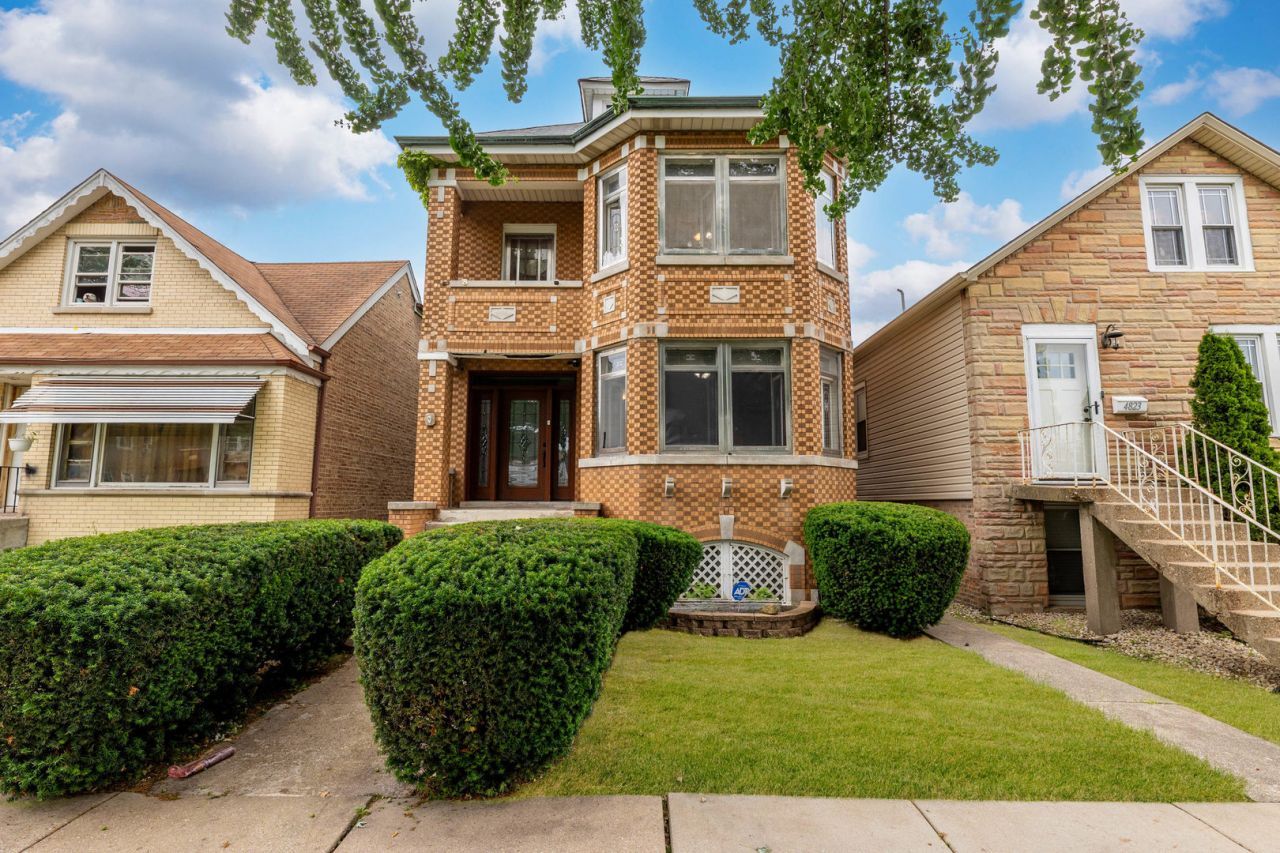 4819 S Kolin Avenue, Chicago, IL 60632 Main Photo