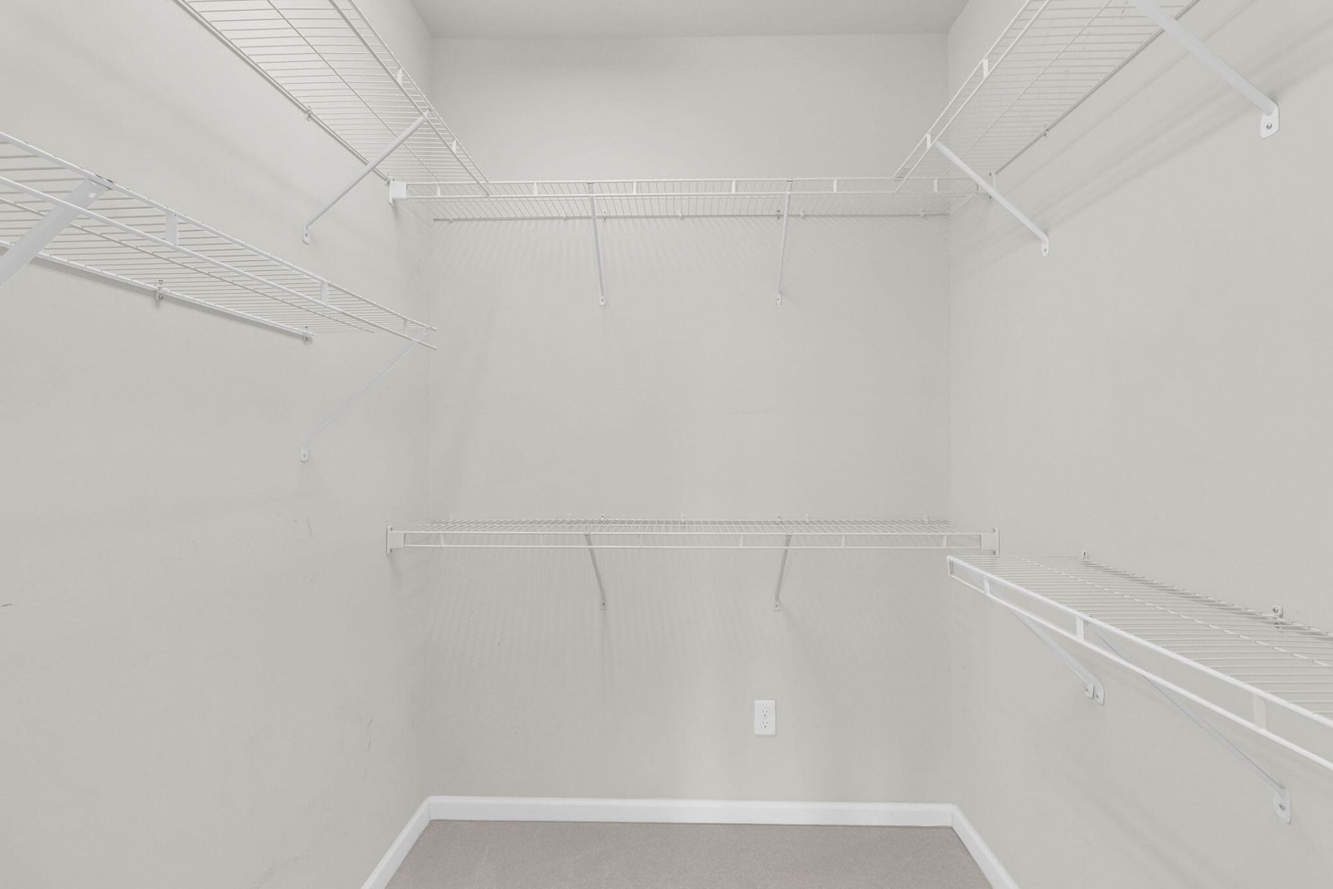 109 Harbor Point Court Photo 23