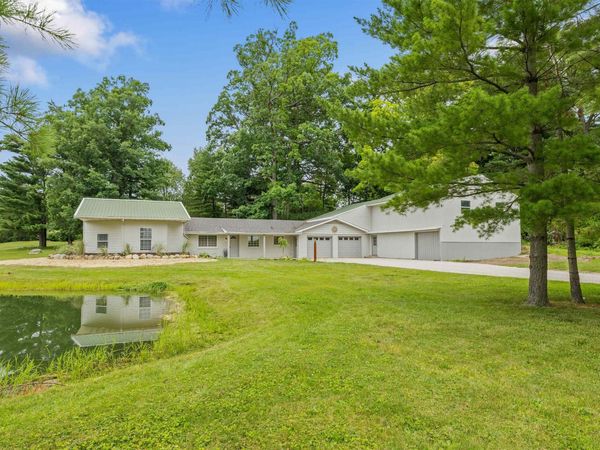 11778 N Roanoke Road, Roanoke, IN 46783